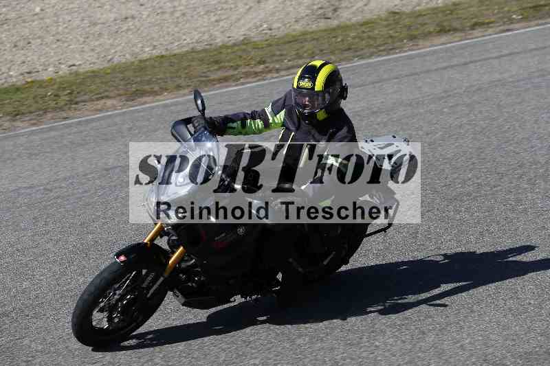 /01 02.04.2026 MAZ ADR/Gruppe rot/ohne